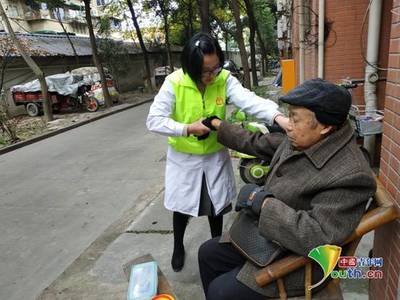 青白江家庭醫(yī)生團(tuán)隊(duì) 58支健康守護(hù)隊(duì)，貼心服務(wù)暖萬家